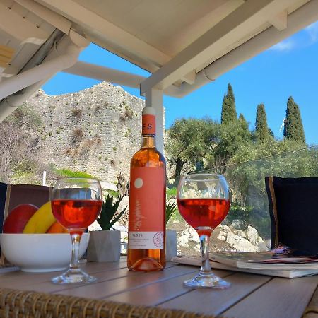 Solaris Methea- Luxury Central Villa By The Castle Kassiopi Buitenkant foto
