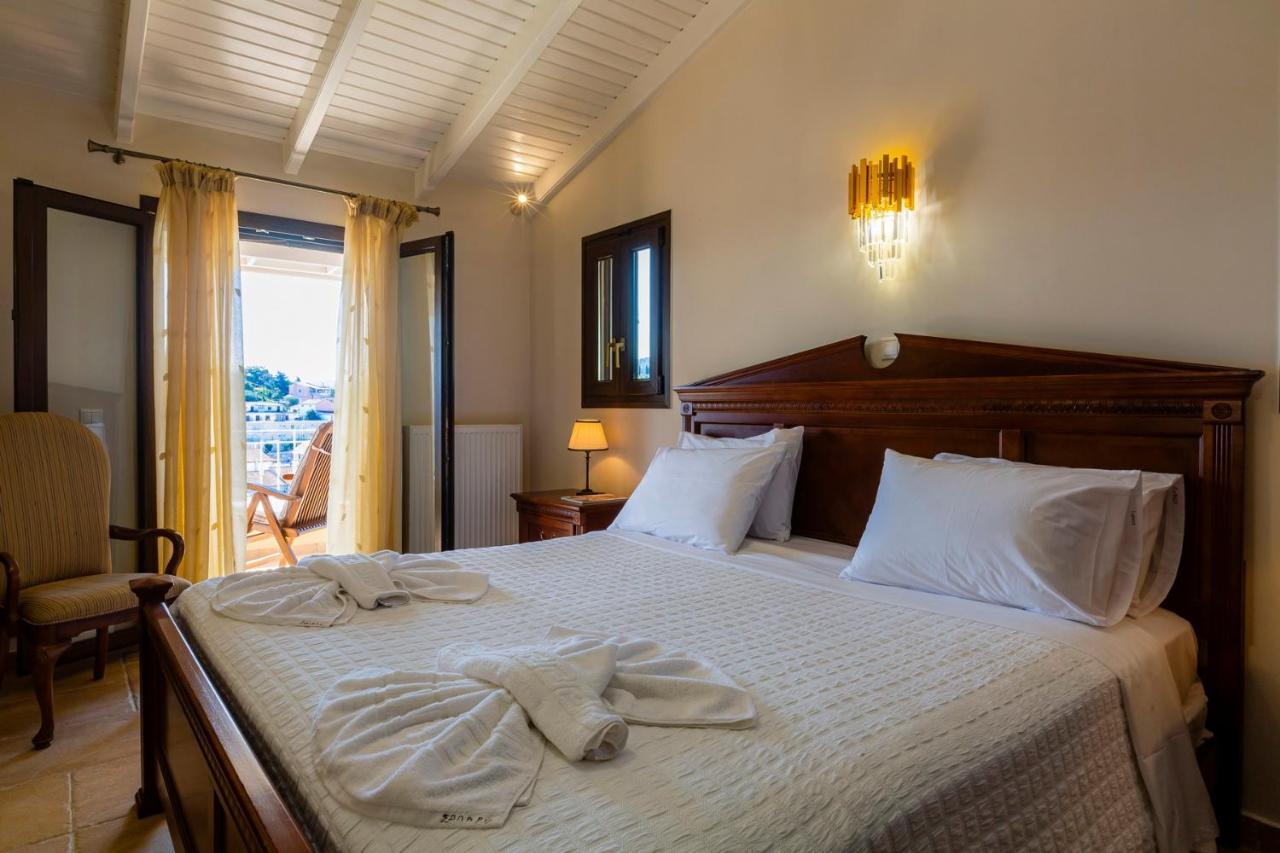Solaris Methea- Luxury Central Villa By The Castle Kassiopi Buitenkant foto