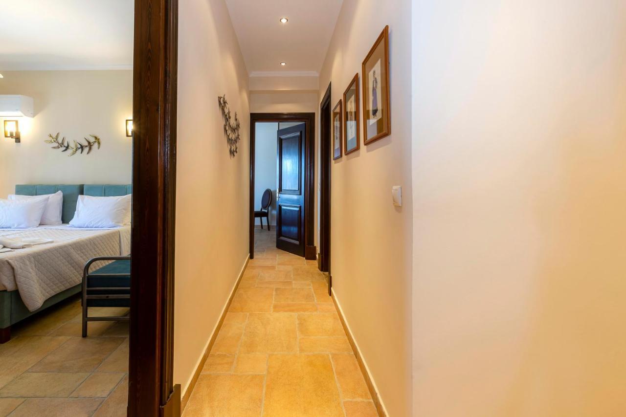 Solaris Methea- Luxury Central Villa By The Castle Kassiopi Buitenkant foto