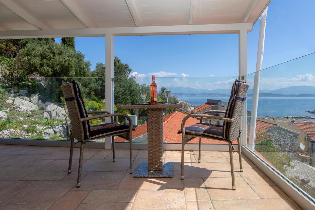 Solaris Methea- Luxury Central Villa By The Castle Kassiopi Buitenkant foto