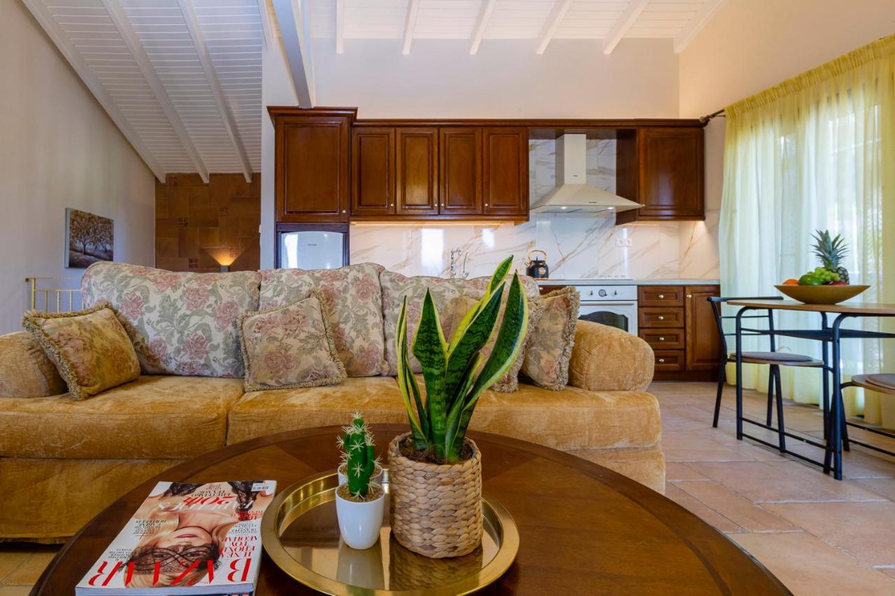 Solaris Methea- Luxury Central Villa By The Castle Kassiopi Buitenkant foto