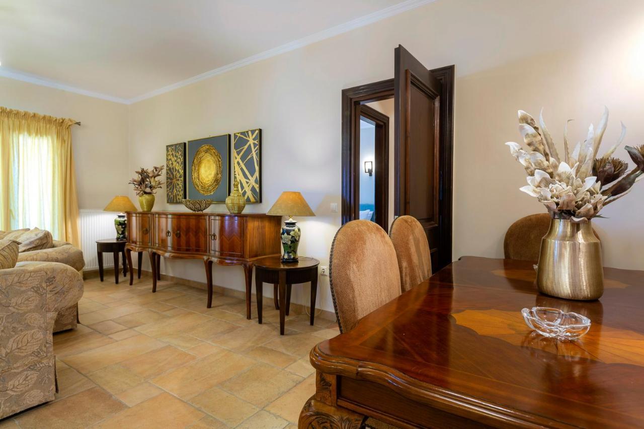 Solaris Methea- Luxury Central Villa By The Castle Kassiopi Buitenkant foto
