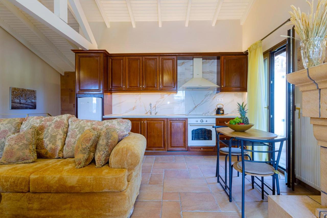 Solaris Methea- Luxury Central Villa By The Castle Kassiopi Buitenkant foto
