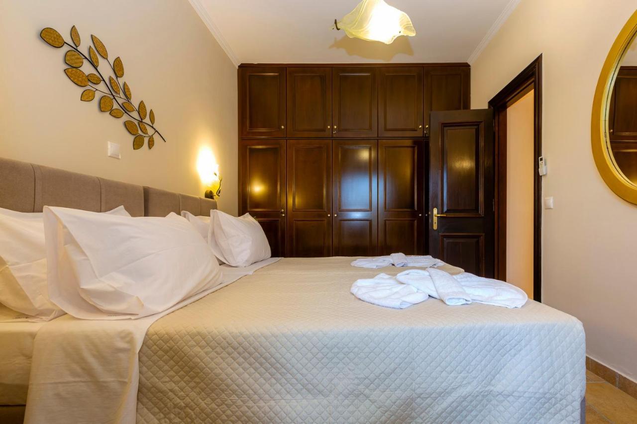 Solaris Methea- Luxury Central Villa By The Castle Kassiopi Buitenkant foto